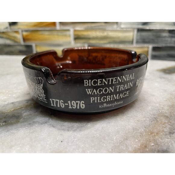 Vintage Bicentennial Wagon Train Pilgrimage To Pennsylvania Ashtray Amber Glass - Picture 1 of 5
